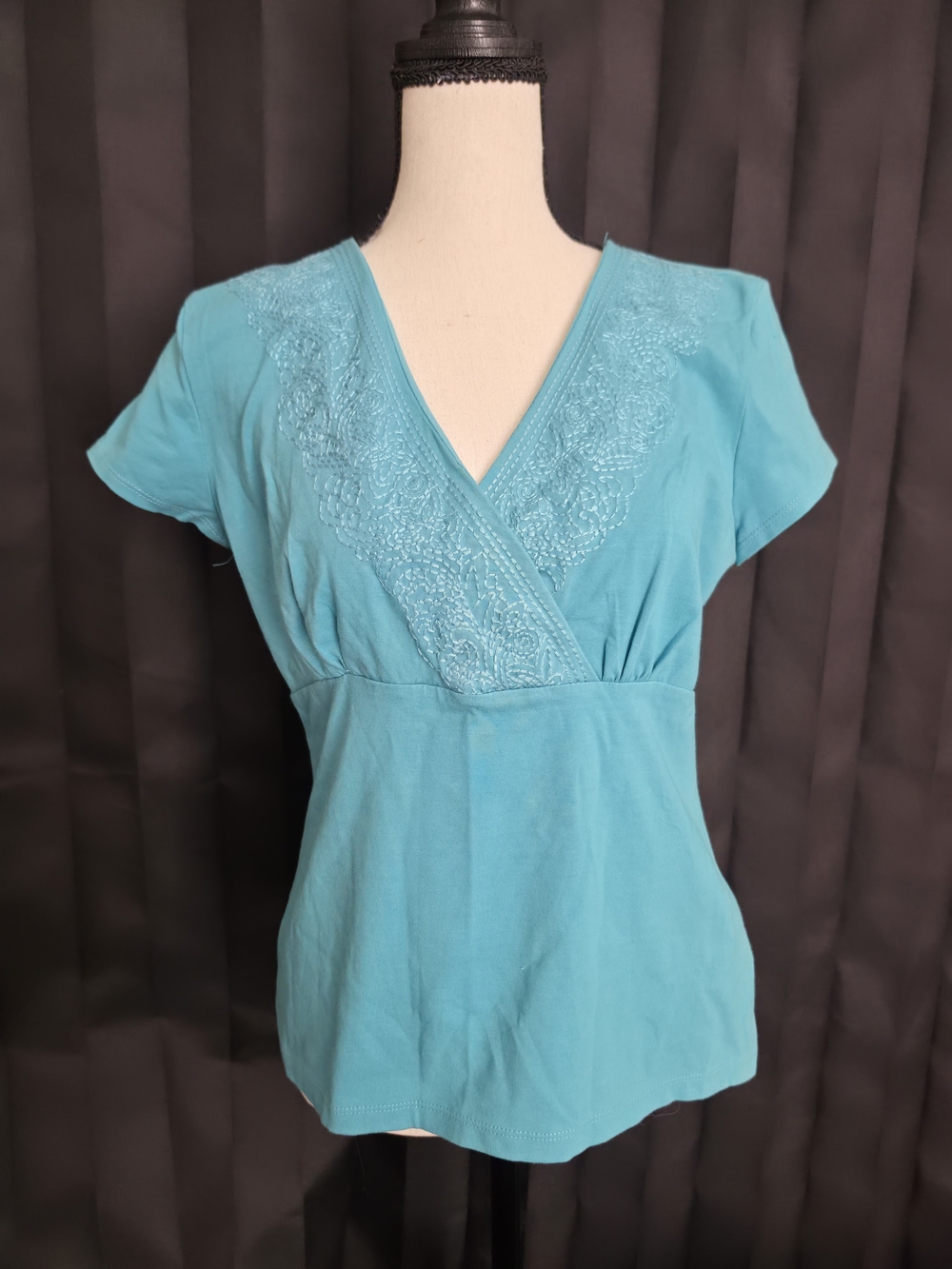 Jones Wear Studio Turquoise Teal Blouse Short Sleeve Embroidered V-Neck Wrap Top